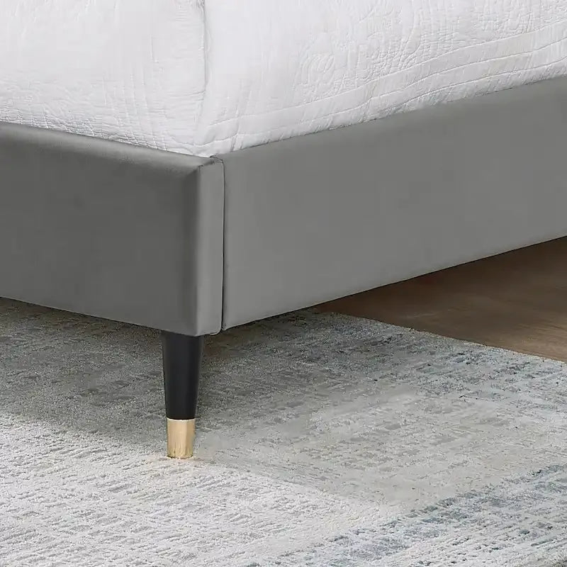 Lit plateforme gris King Size avec tête de lit capitonnée en velours