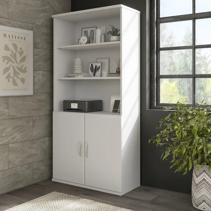 Bibliothèque haute à 5 étagères avec portes d'armoire