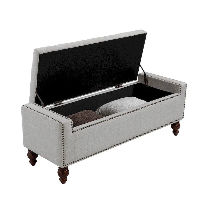 Banc de rangement capitonné classique avec garnitures cloutées