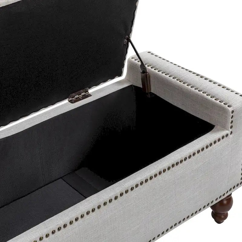Banc de rangement capitonné classique avec garnitures cloutées