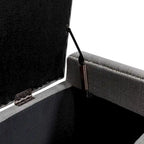 Banc de rangement capitonné classique avec garnitures cloutées