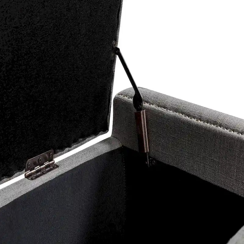Banc de rangement capitonné classique avec garnitures cloutées