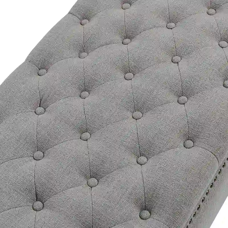 Banc de rangement capitonné classique avec garnitures cloutées