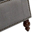 Banc de rangement capitonné classique avec garnitures cloutées
