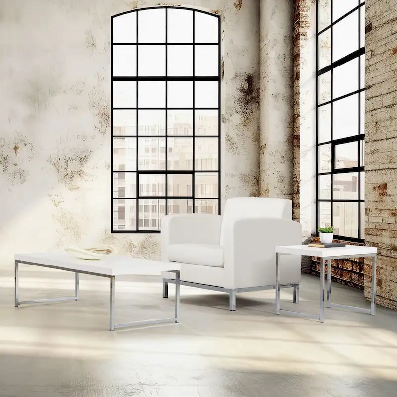 Table d'appoint avec plateau imitation bois et pieds chromés