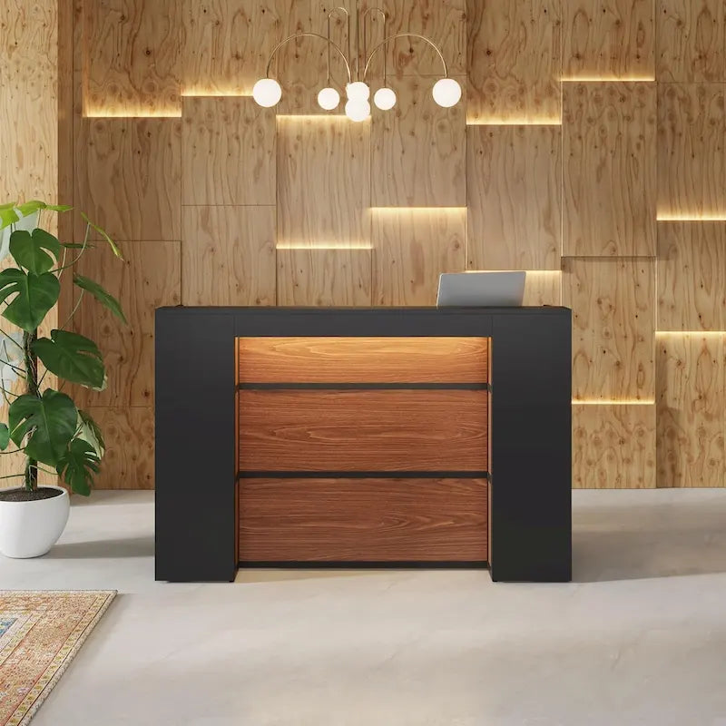 Comptoir d'accueil avec lumières LED et panneaux privés