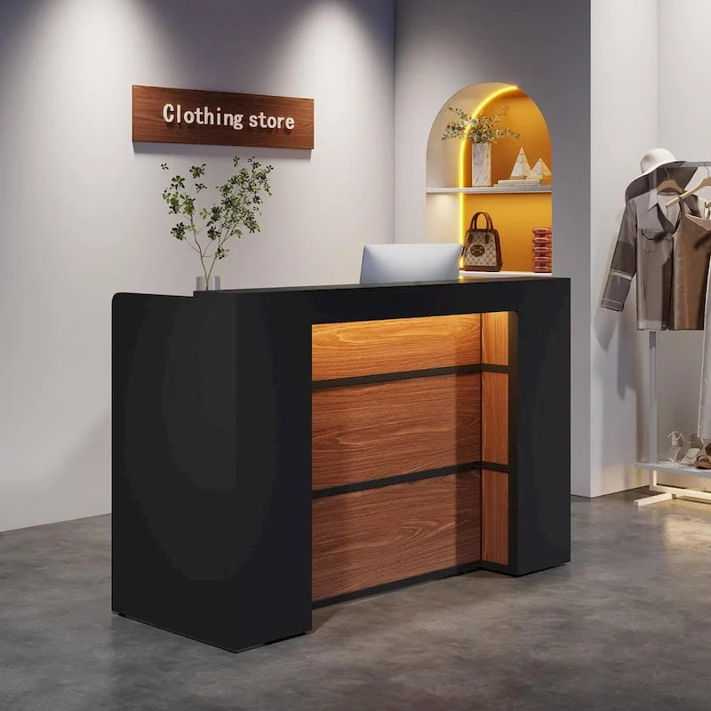 Comptoir d'accueil avec lumières LED et panneaux privés
