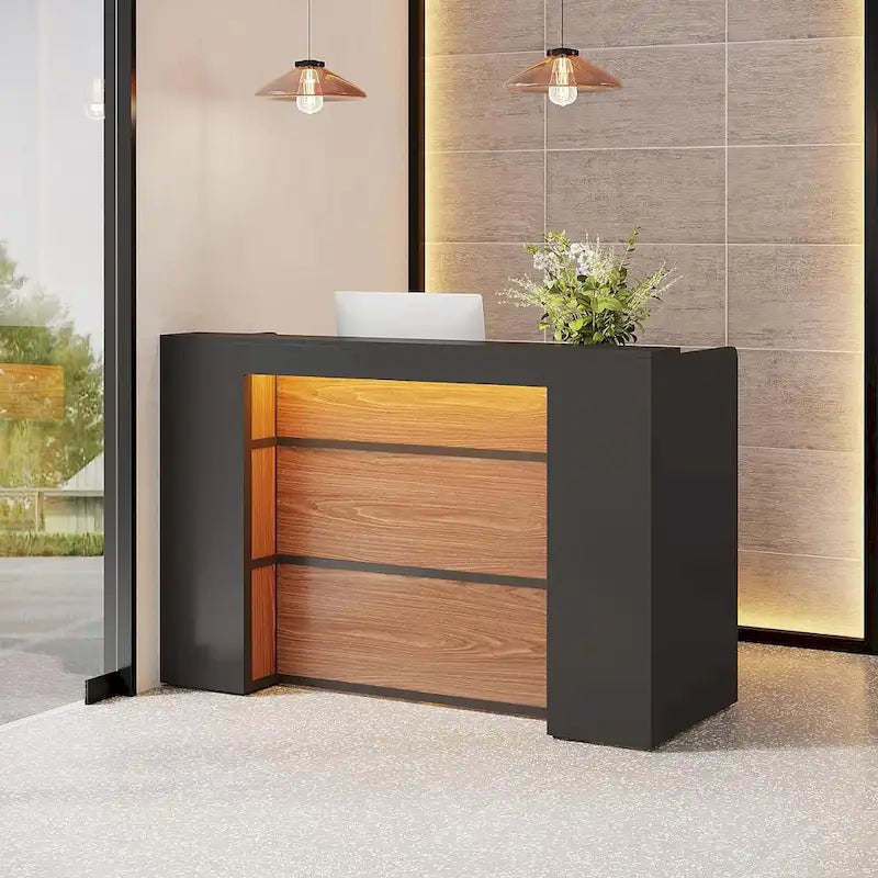 Comptoir d'accueil avec lumières LED et panneaux privés