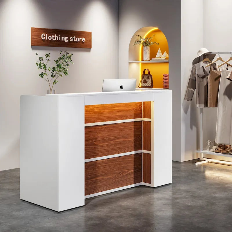 Comptoir d'accueil avec lumières LED et panneaux privés