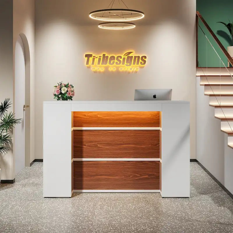 Comptoir d'accueil avec lumières LED et panneaux privés