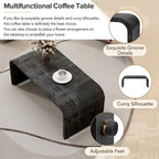 Table basse au design incurvé et à la finition en bois