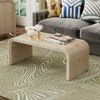 Table basse au design incurvé et à la finition en bois