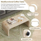 Table basse au design incurvé et à la finition en bois