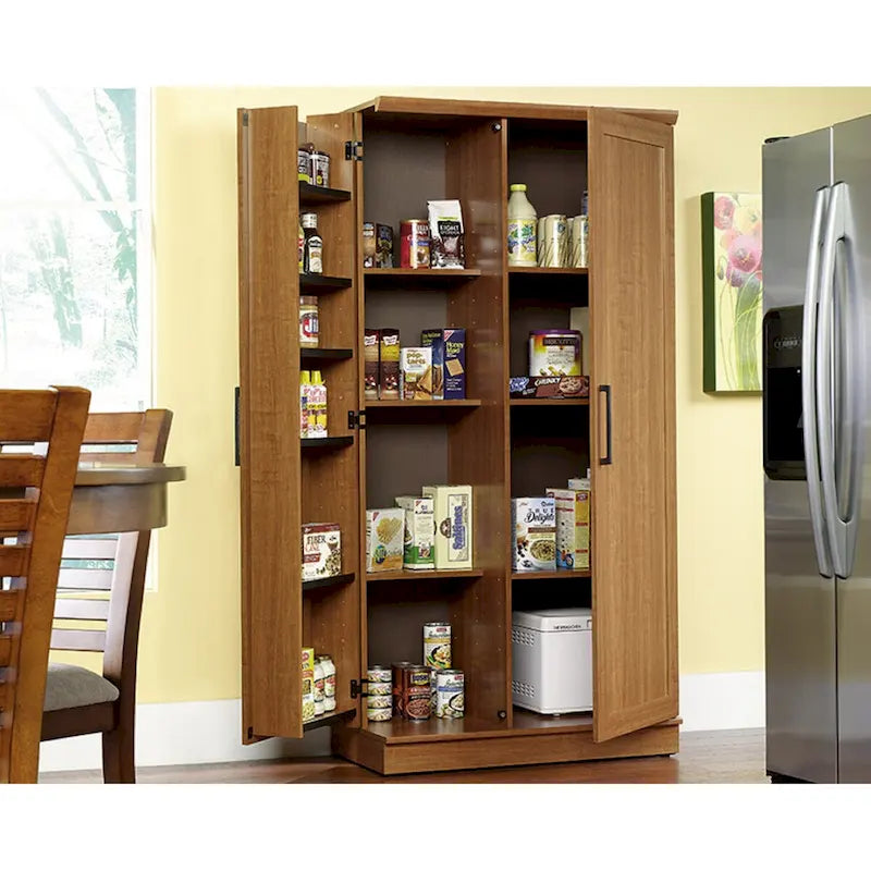Meuble de rangement avec étagères réglables et portes à panneaux